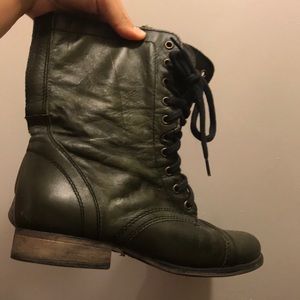 Steve Madden Combat boot Dark Green size 9